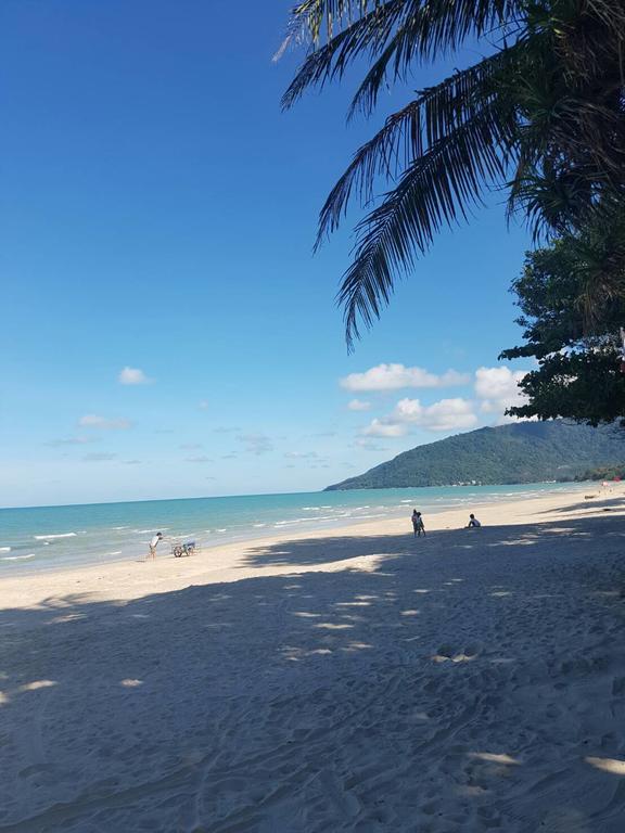 Hotel Phuphat Beach à Khanom Extérieur photo