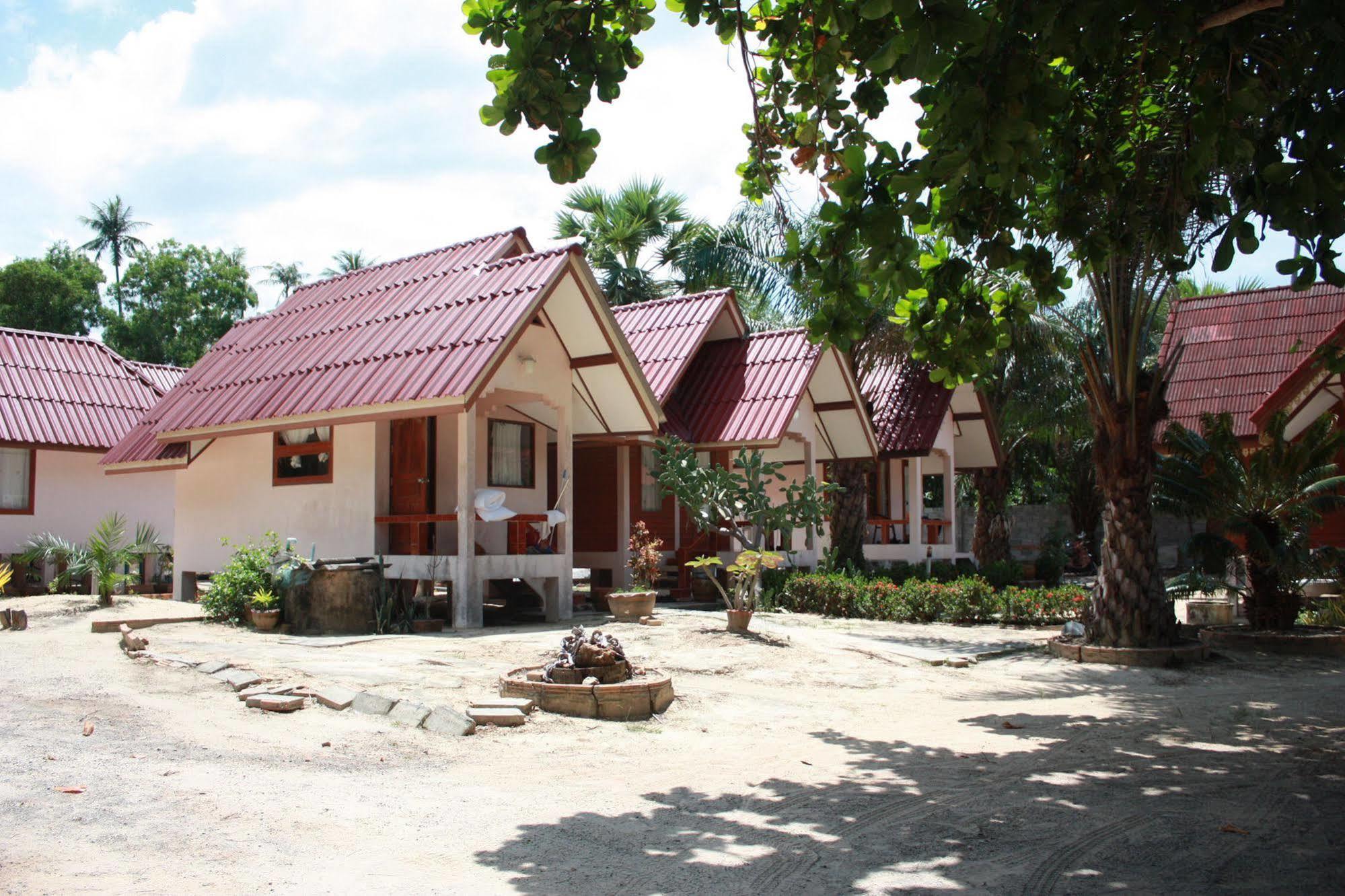 Hotel Phuphat Beach à Khanom Extérieur photo