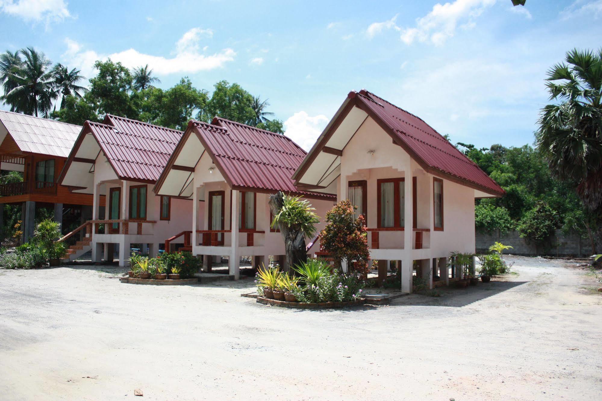 Hotel Phuphat Beach à Khanom Extérieur photo