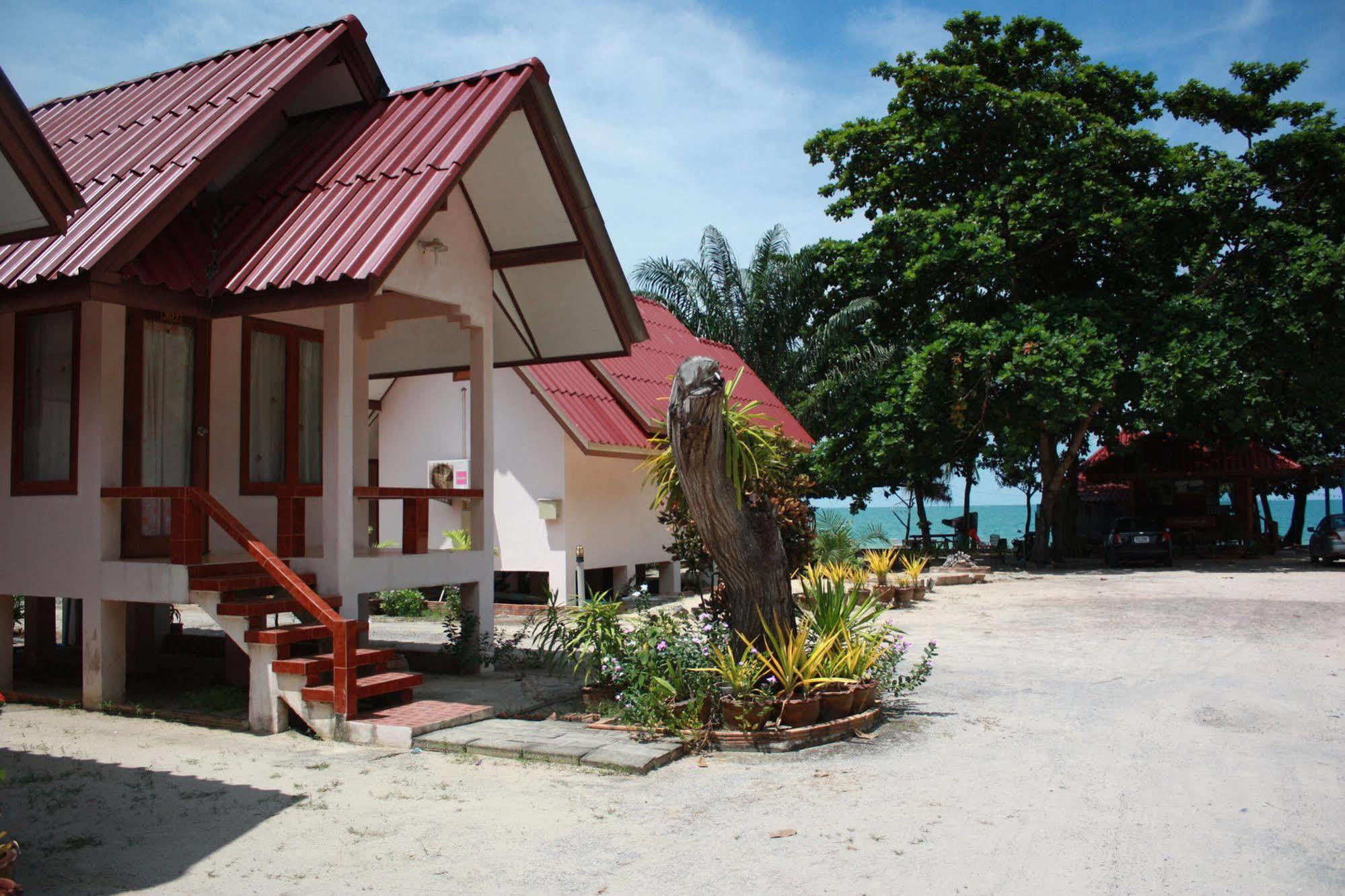 Hotel Phuphat Beach à Khanom Extérieur photo