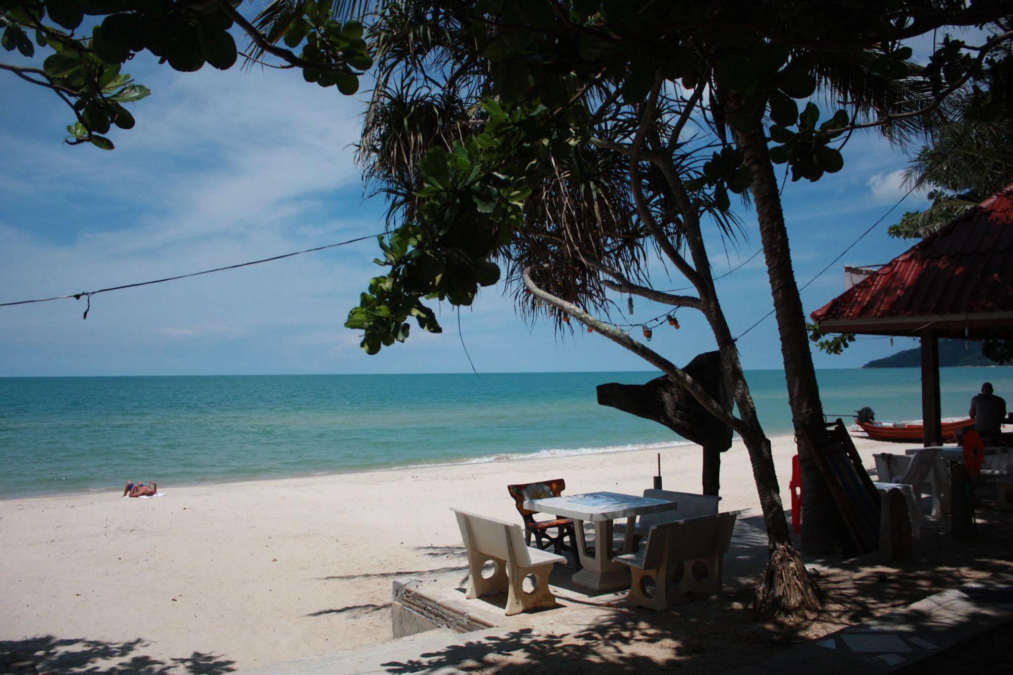 Hotel Phuphat Beach à Khanom Extérieur photo