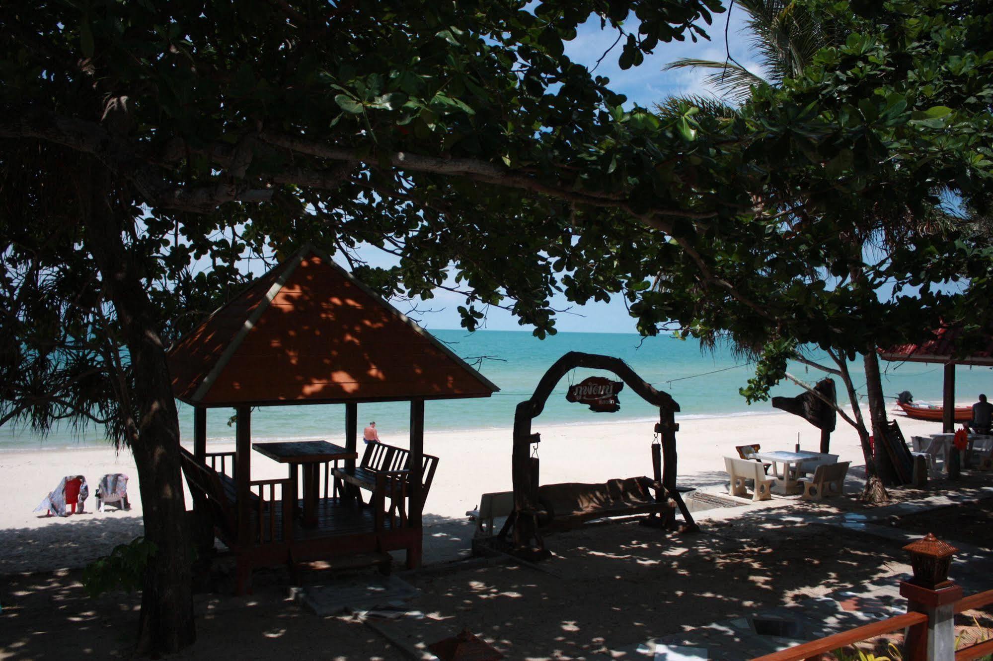 Hotel Phuphat Beach à Khanom Extérieur photo