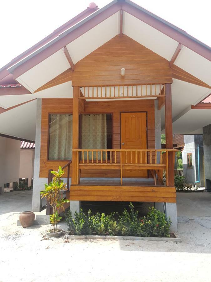 Hotel Phuphat Beach à Khanom Extérieur photo